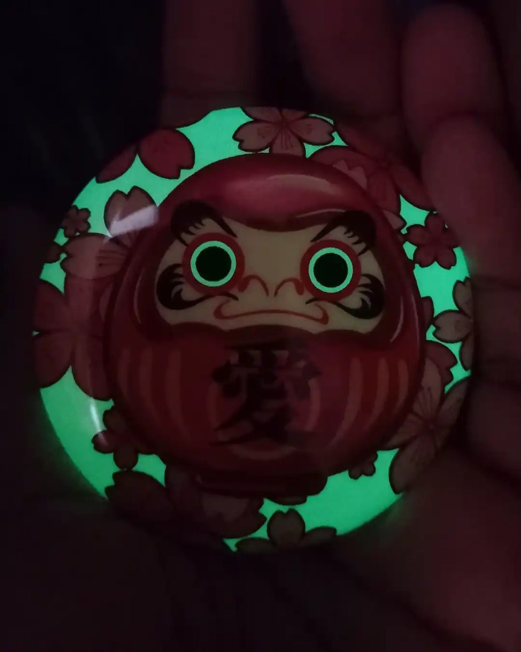 Badge Phosphorescent Daruma