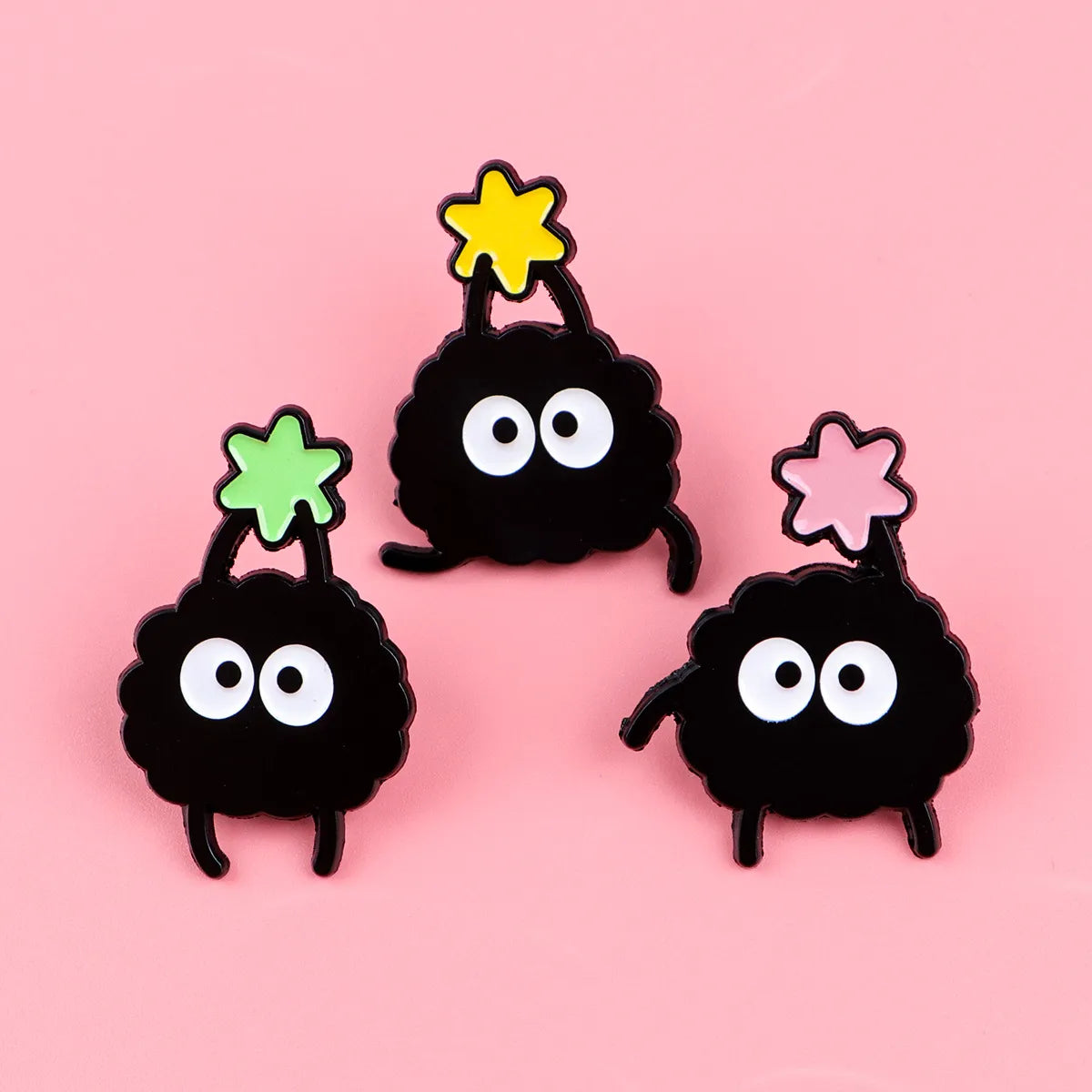 Pin's Susuwatari Ghibli #08 (3 modèles différents)